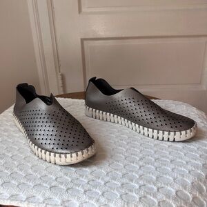 Ilse Jacobsen Tulip Chic Slip‎ on Sneaker Shoes Sz 40 Perforated Casual